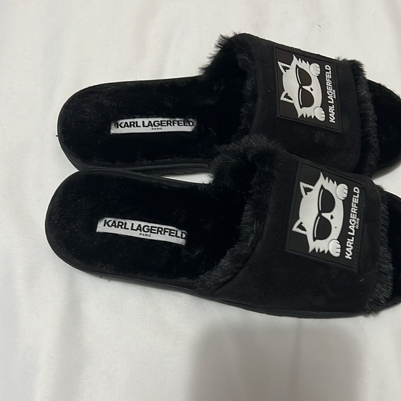 Karl Lagerfeld Paris Cool Cat Slippers - Picture 4 of 5